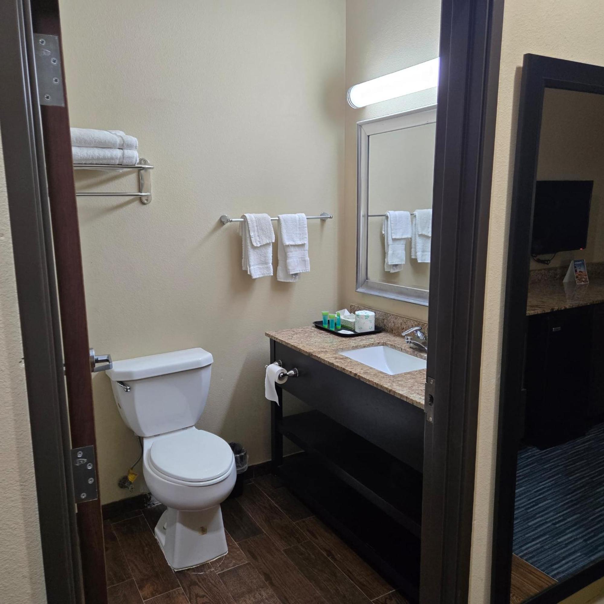 Karnes City Lodge 外观 照片