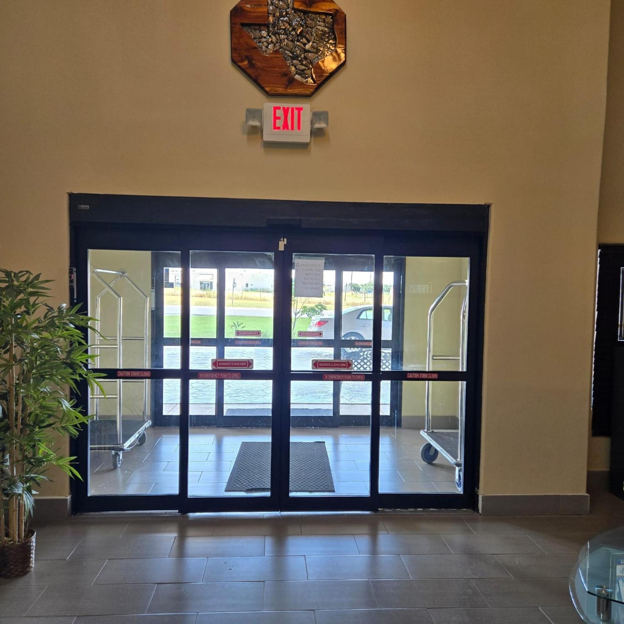 Karnes City Lodge 外观 照片