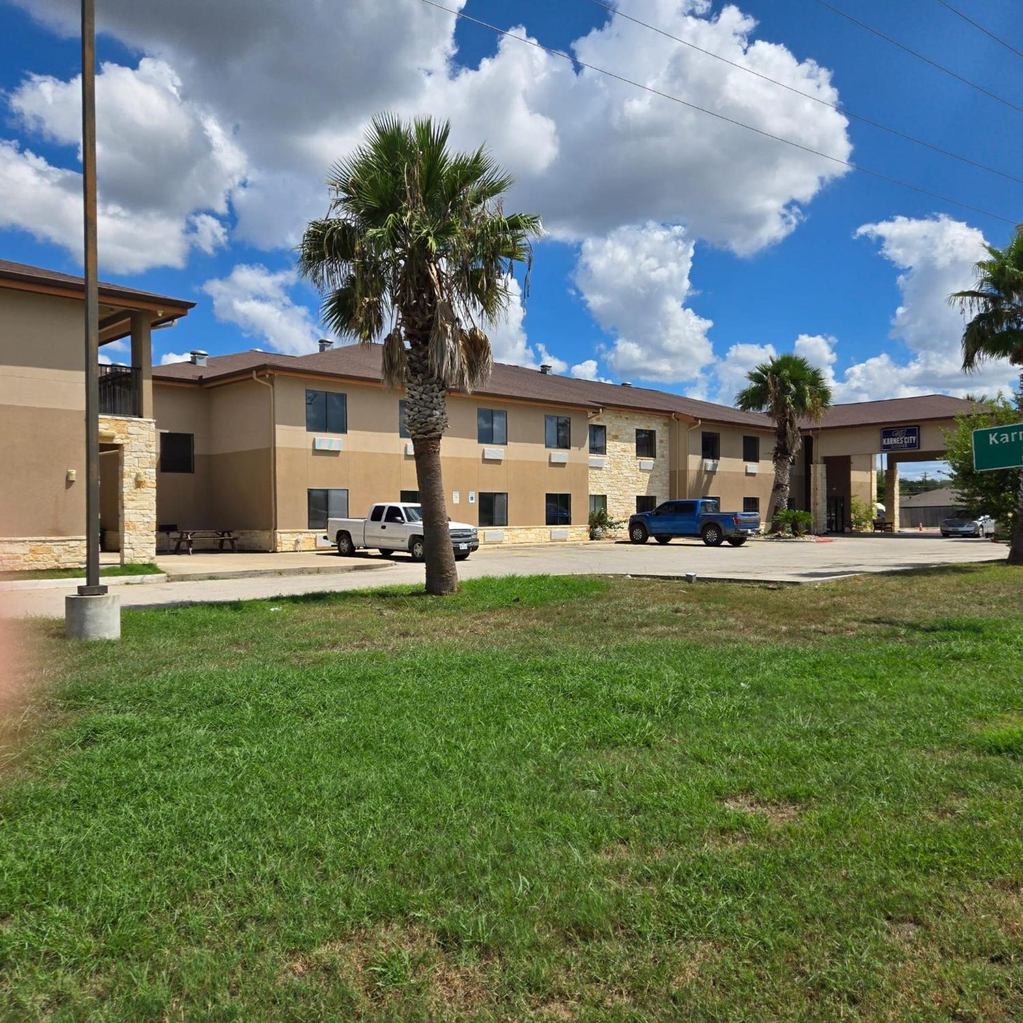 Karnes City Lodge 外观 照片